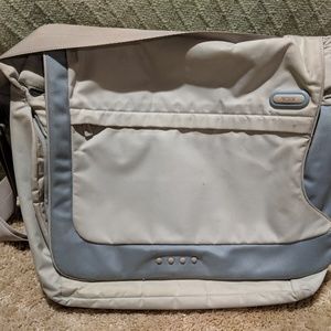 Tumi 17" laptop messenger bag